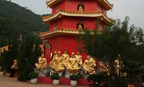 Pagoda of Ten Thousand Buddhas Monastery